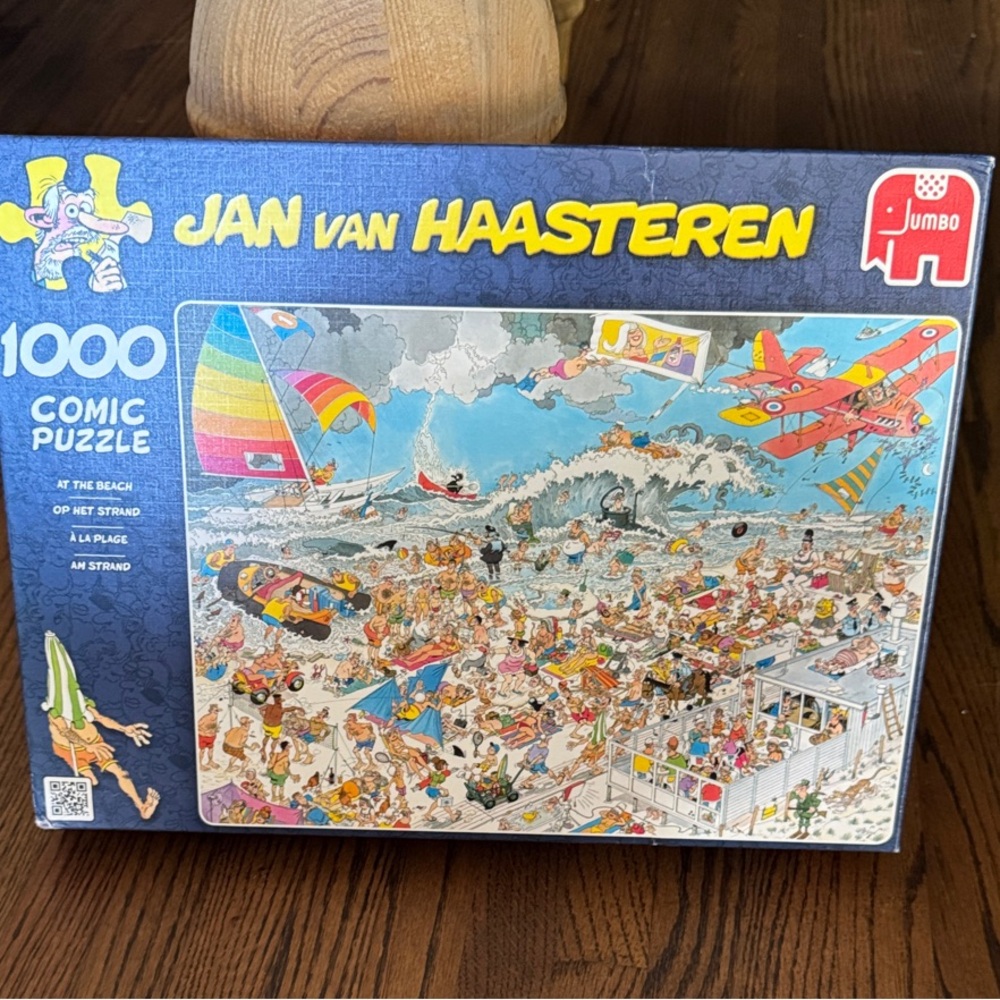 Jan van Haasteren 1000 Piece Comic Puzzle - At The Beach